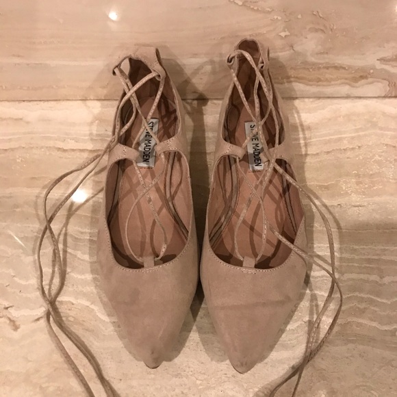 Steve Madden Lecrew Nude Suede Lace Up Flats - Picture 3 of 6